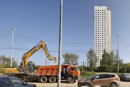 Шарташ Парк
Первая башня
Закончили монтаж наружного газопровода
Продолжаем работы по утеплению и армированию фасада
Декорируем фасад со стороны улицы Шофёров
Заливаем стяжку пола на 1 и 26 этажах
Продолжаем выполнять чистовую отделку с 5 по 17 этажи
Устанавливаем откосы на 19 и 20 этажах
Укладываем плитку в местах общего пользования на 19 этаже
Монтируем двери на 23 этаже
Оборудуем спринклерную систему на 25 этаже
Продолжаем шпаклевать стены и потолки в квартирах на 26 этаже
Наносим шпаклёвку на потолки в местах общего пользования на 29 этаже
Оштукатуриваем стены на 30 этаже
Фотография загружена 1 августа 2026 года.