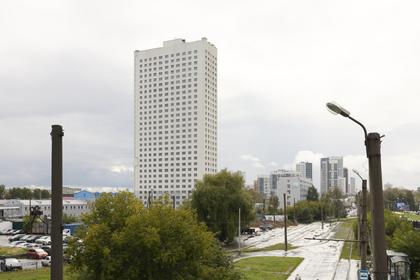 Шарташ Парк
Первая башня
Завершили декорирование фасада со стороны ул. Бархотской
Устанавливаем бордюрный камень во дворе
Выполняем отделку на 2–27 этажах
Оборудуем спринклерную систему пожаротушения на 26 этаже
Шпаклюем стены в квартирах на 27 этаже
Делаем стяжку пола на 29 этаже
Укладываем плитку в местах общего пользования на 27 этаже
Фотография загружена 1 сентября 2026 года.