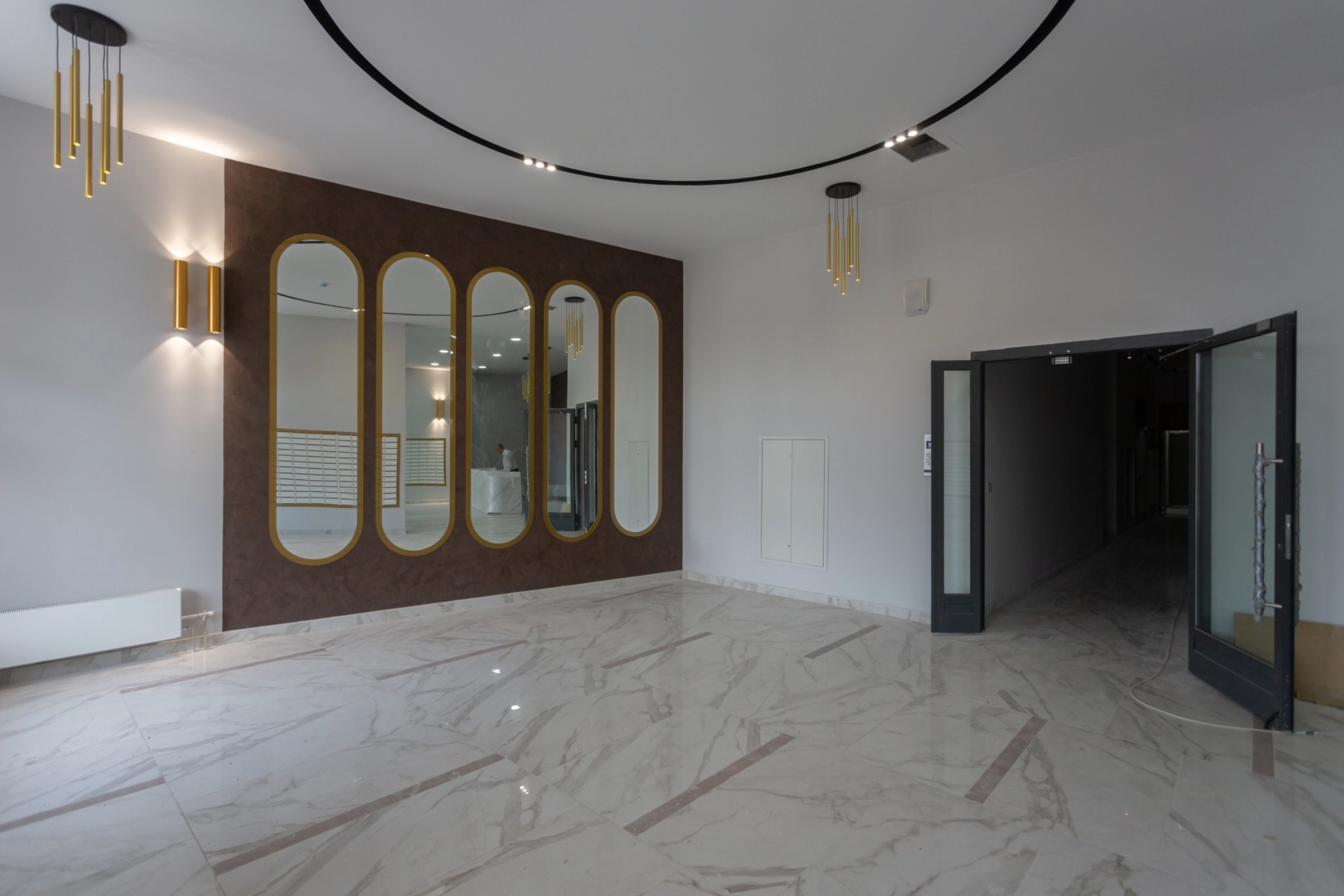 В третьей башне:
– начали передачу квартир собственникам.
Фотография загружена 15 июля 2023 года.