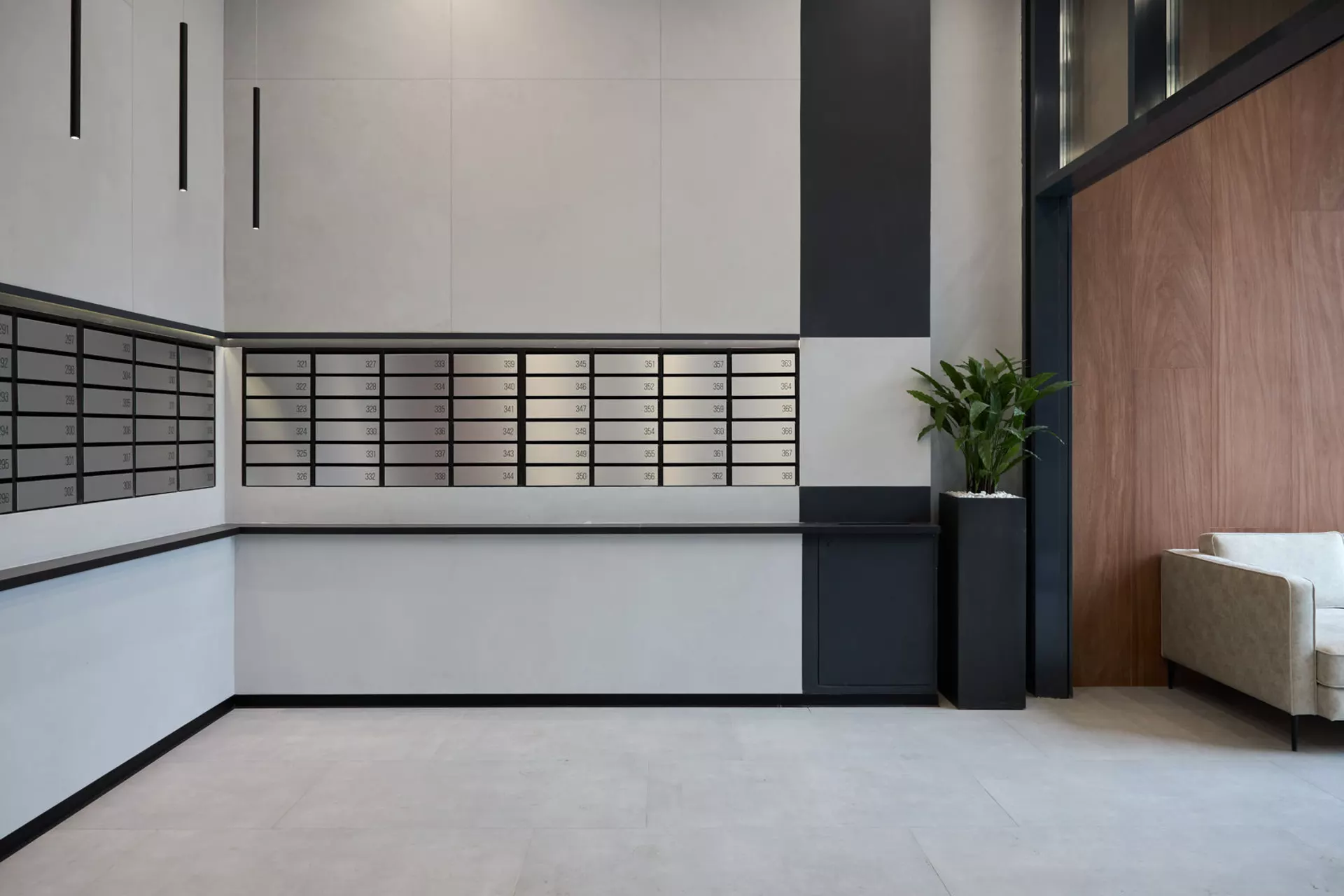 В 1 и 2 секциях четвёртого дома:

– идёт передача квартир. 

Фотография загружена 1 апреля 2024 года.