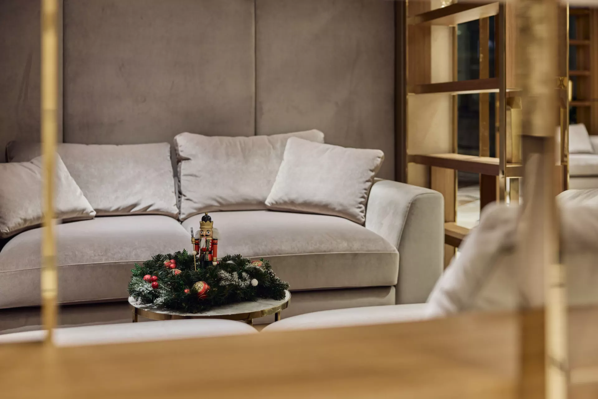 В третьем, четвёртом и пятом домах: 

– идёт передача квартир. 

Фотография загружена 15 декабря 2024 года.