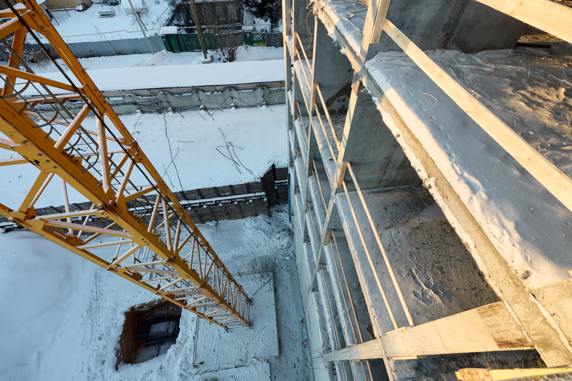 6 секция второго дома

возвели стены 6 этажа

7 секция второго дома

строим 7 этаж
выполняем кладку стен на −1 этаже

Фотография загружена 15 января 2026 года.