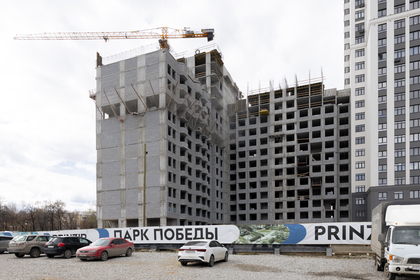 Парк Победы

6 секция второго дома

возводим монолит 14 этажа
выполняем кладку стен на 12 этаже
проводим электромонтажные работы на 3 этаже

7 секция второго дома

построили 16 этаж
выполняем кладку стен на 12 этаже
проводим электромонтажные работы на 3 этаже
устанавливаем противопожарную вентиляцию на 7 этаже

Паркинг

возводим стены на −2 этаже