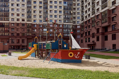 Просторный двор