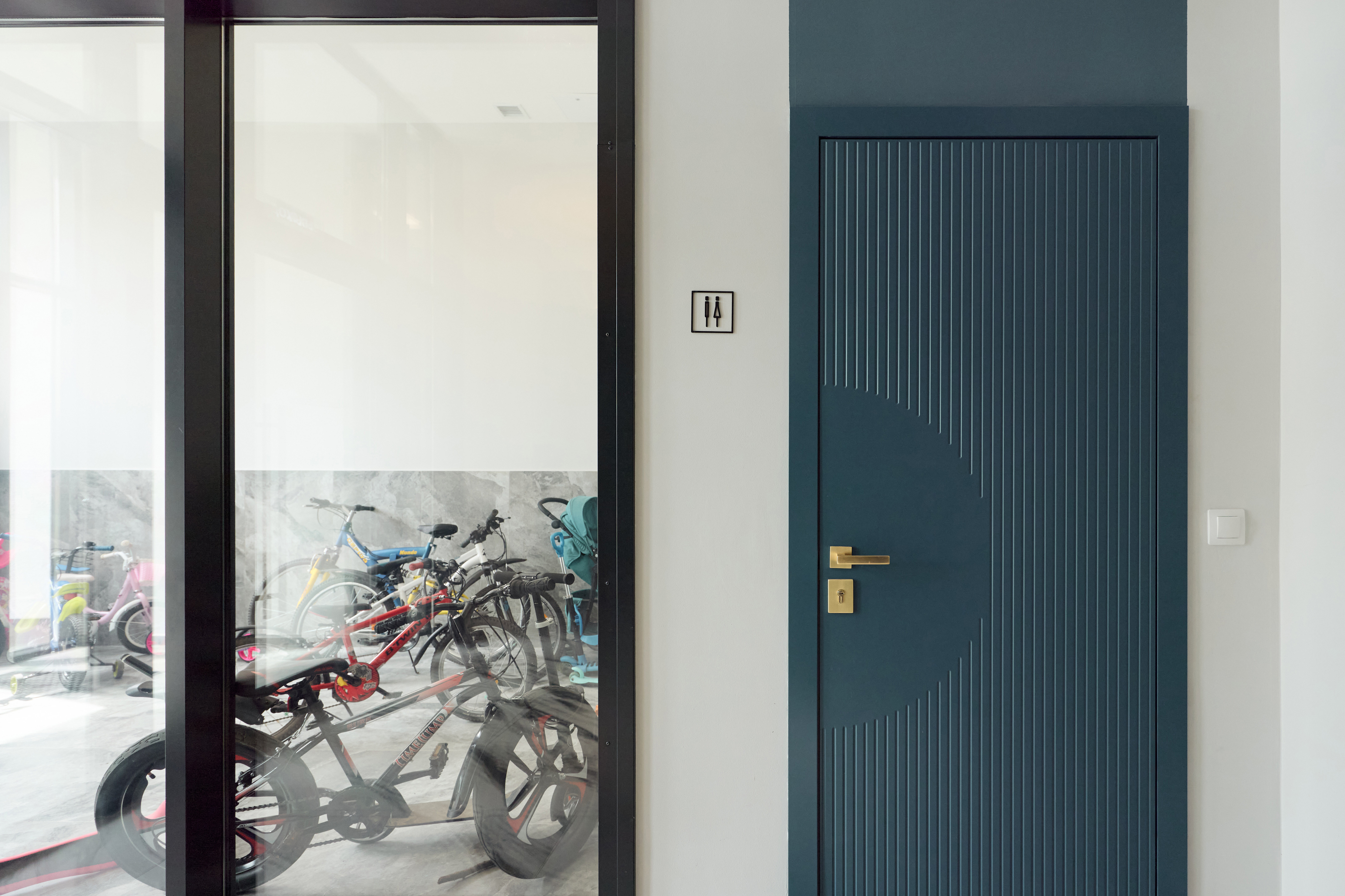 Холлы с колясочными
и санузлами